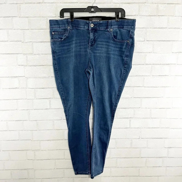 Torrid Dark Wash High Rise Sky High Skinny Jeans Women's Plus Size 18 Regular - Picture 1 of 9